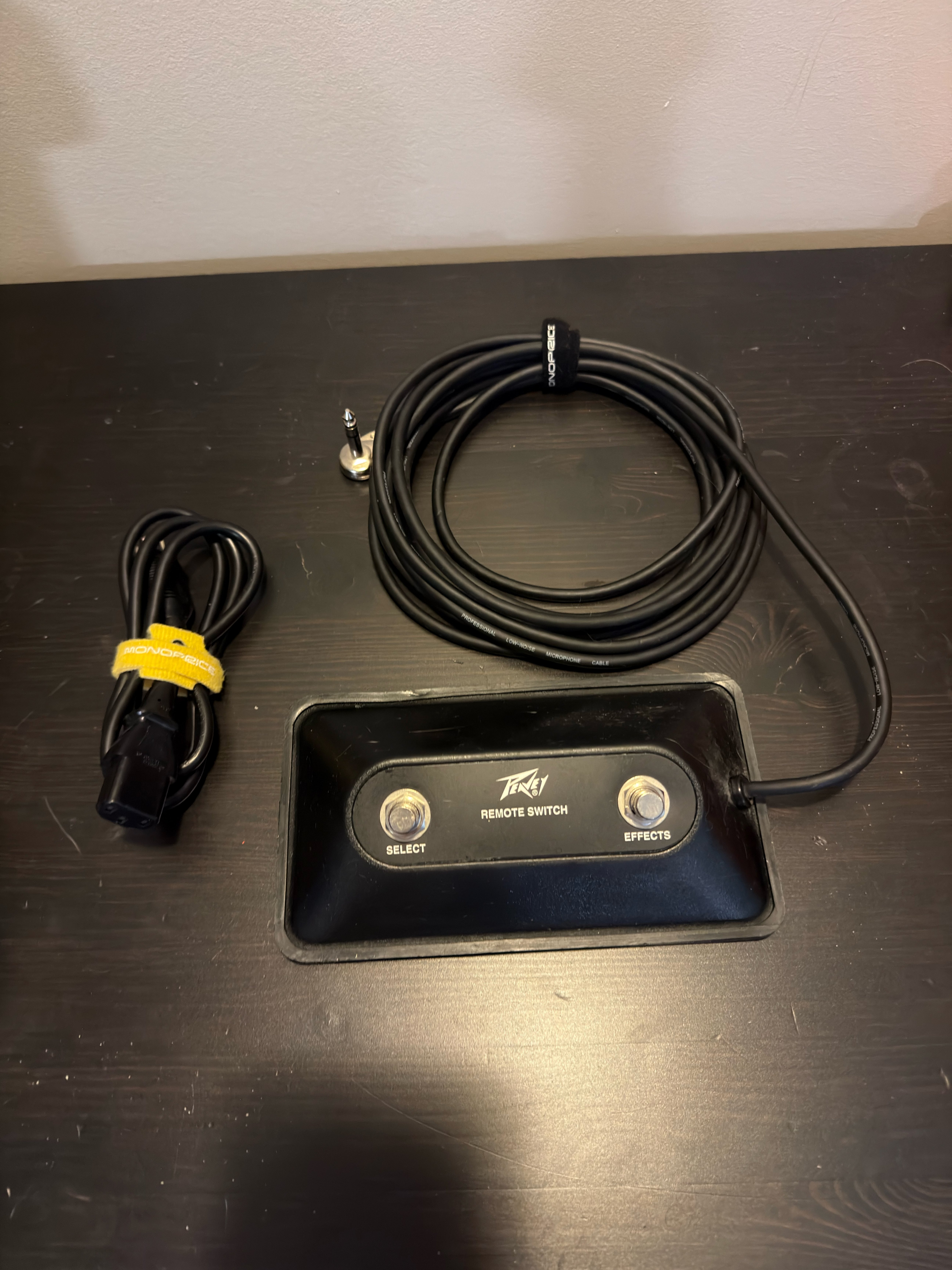 Peavey Envoy 110 guitar amp with footswitch (40W, 10") - photo 3