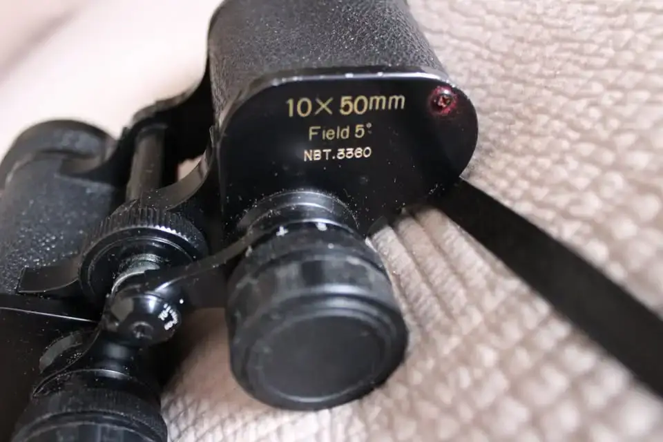 Vintage Binoculars with Carrying Case - photo 5