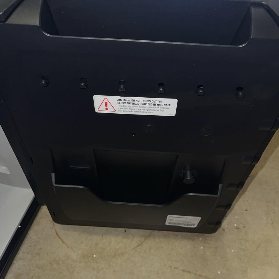 SentrySafe SFW205FWC Fireproof Safe Digital Lock - photo 4