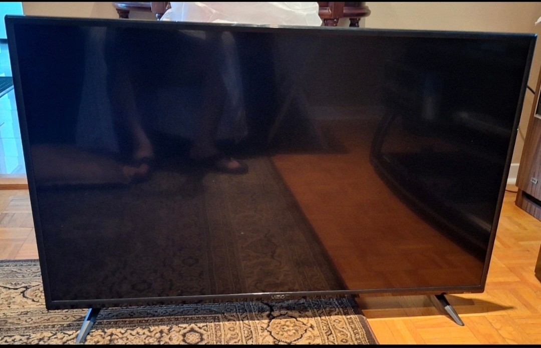 Vizio 43-inch 4K HDR Smart TV with Remote - photo 2