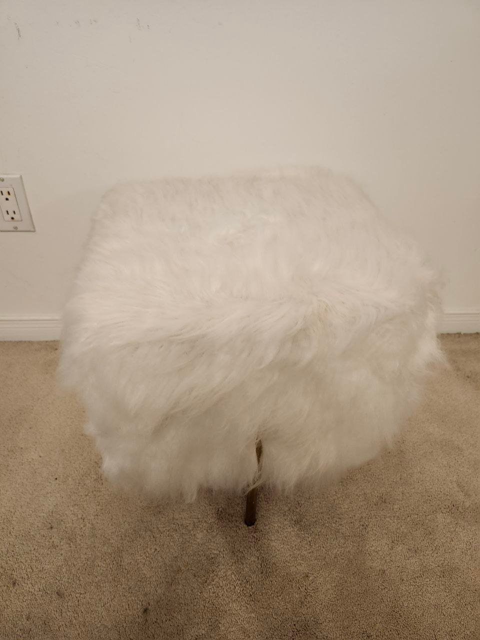 White Faux Fur Stool / Ottoman - photo 2