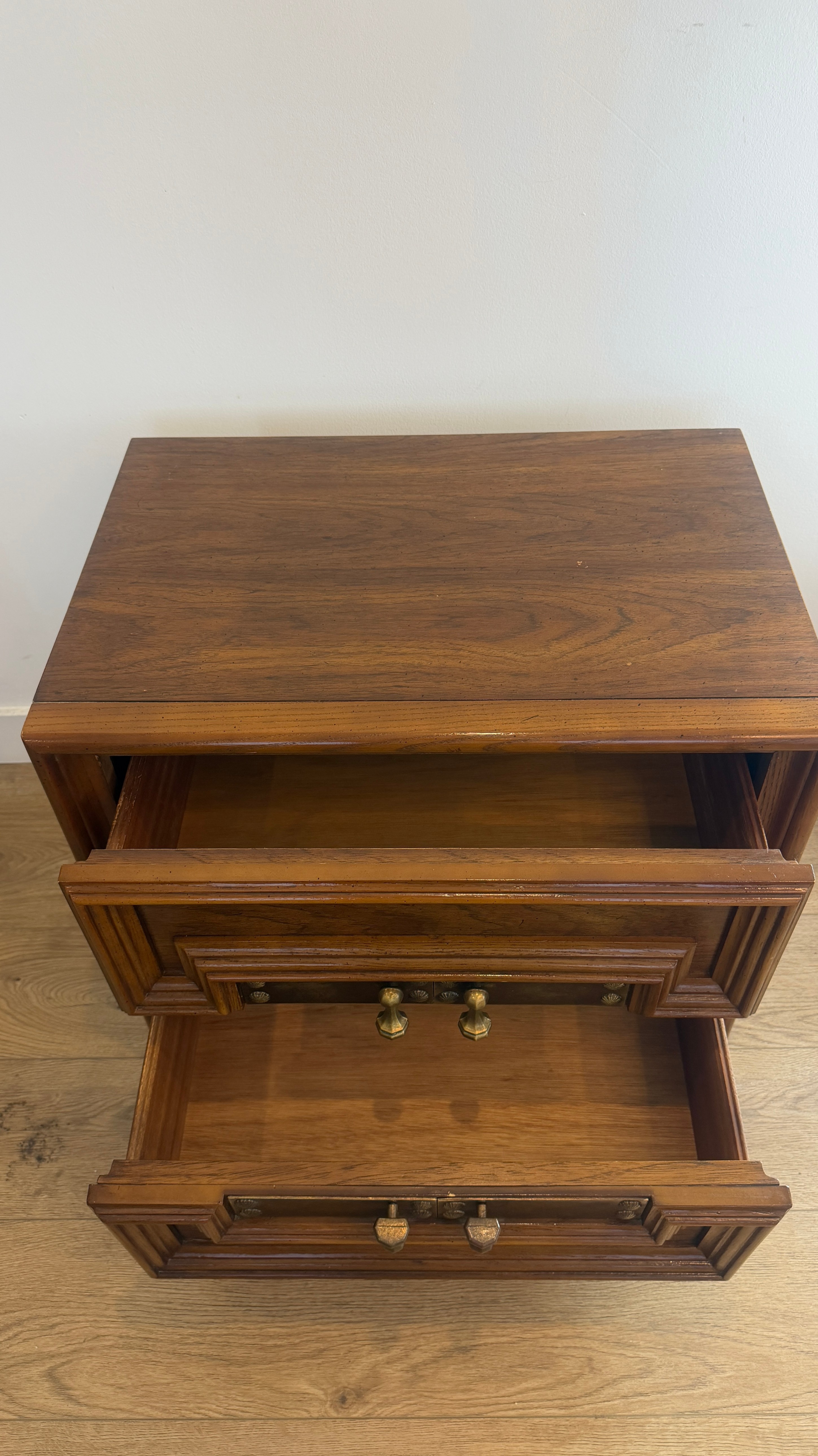 Nightstand / Bedside Table / End Table - photo 3