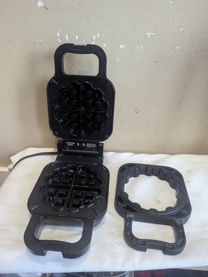 Salton STUFFED Waffle Maker Makes 2 Inch Thick Belgian Waffles