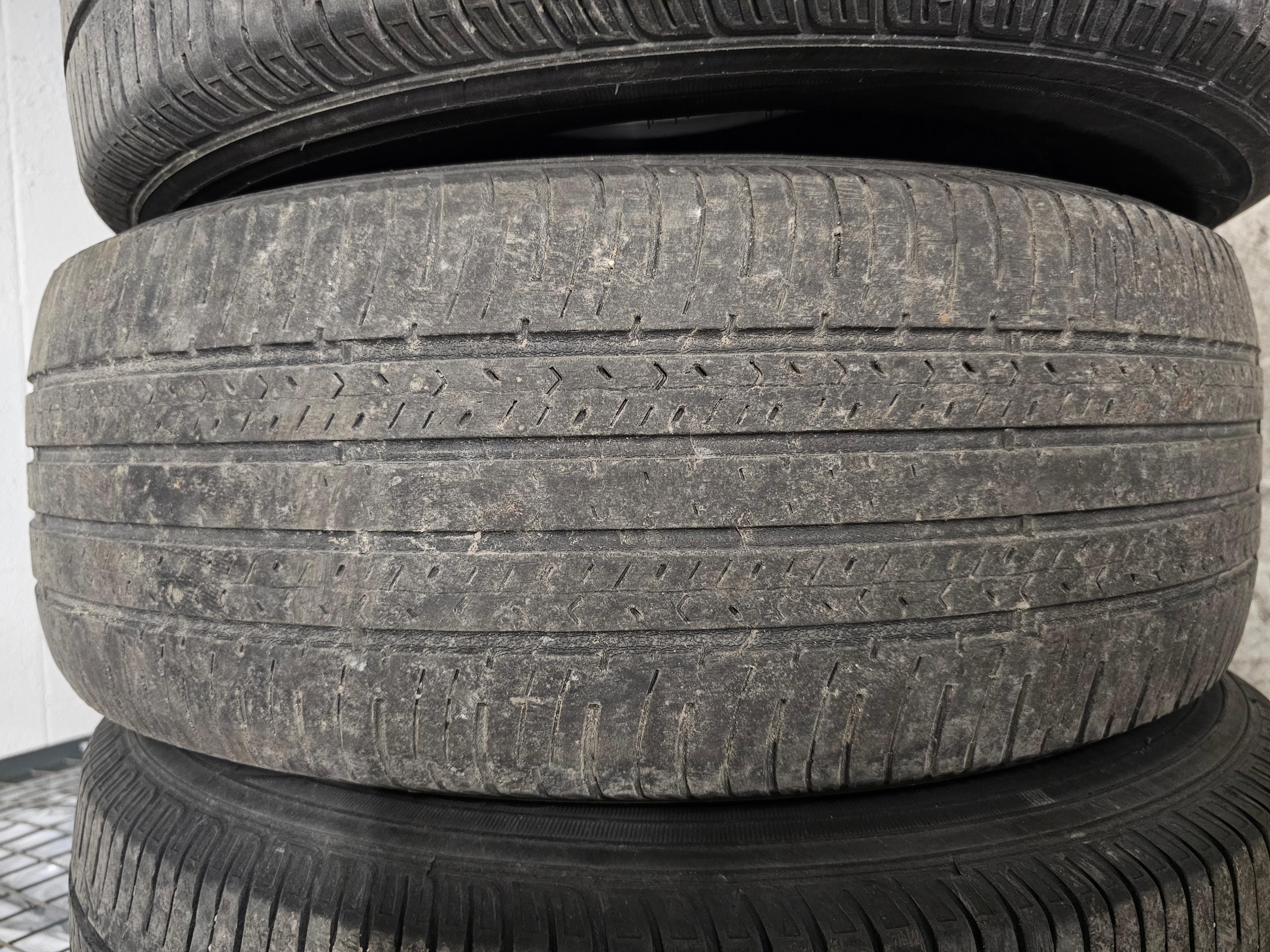 Goodyear Assurance CS Fuel Max 225 65R17 102H All Season Tires - photo 4