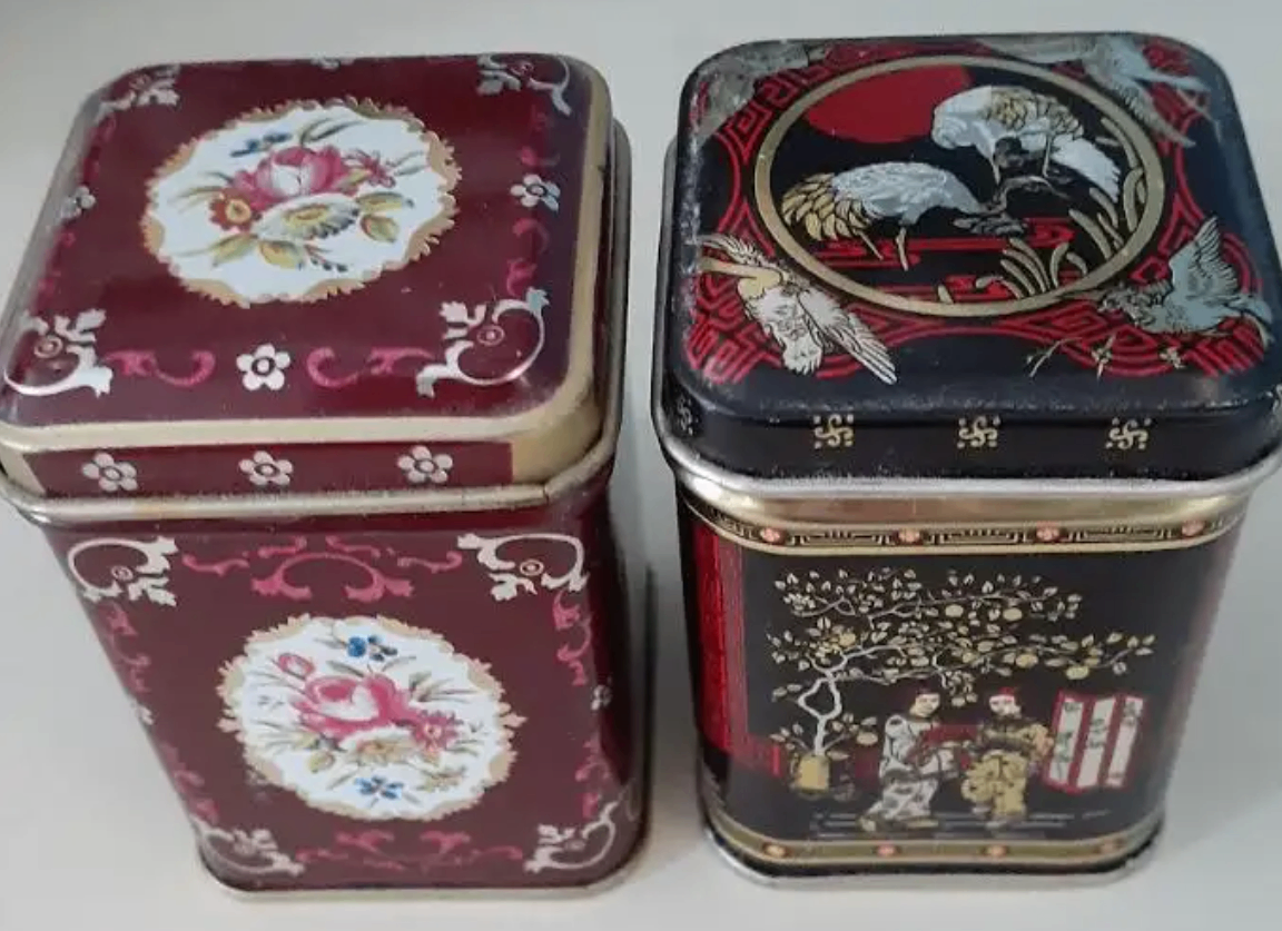 Vintage floral and Asian design small metal storage tins - photo 4