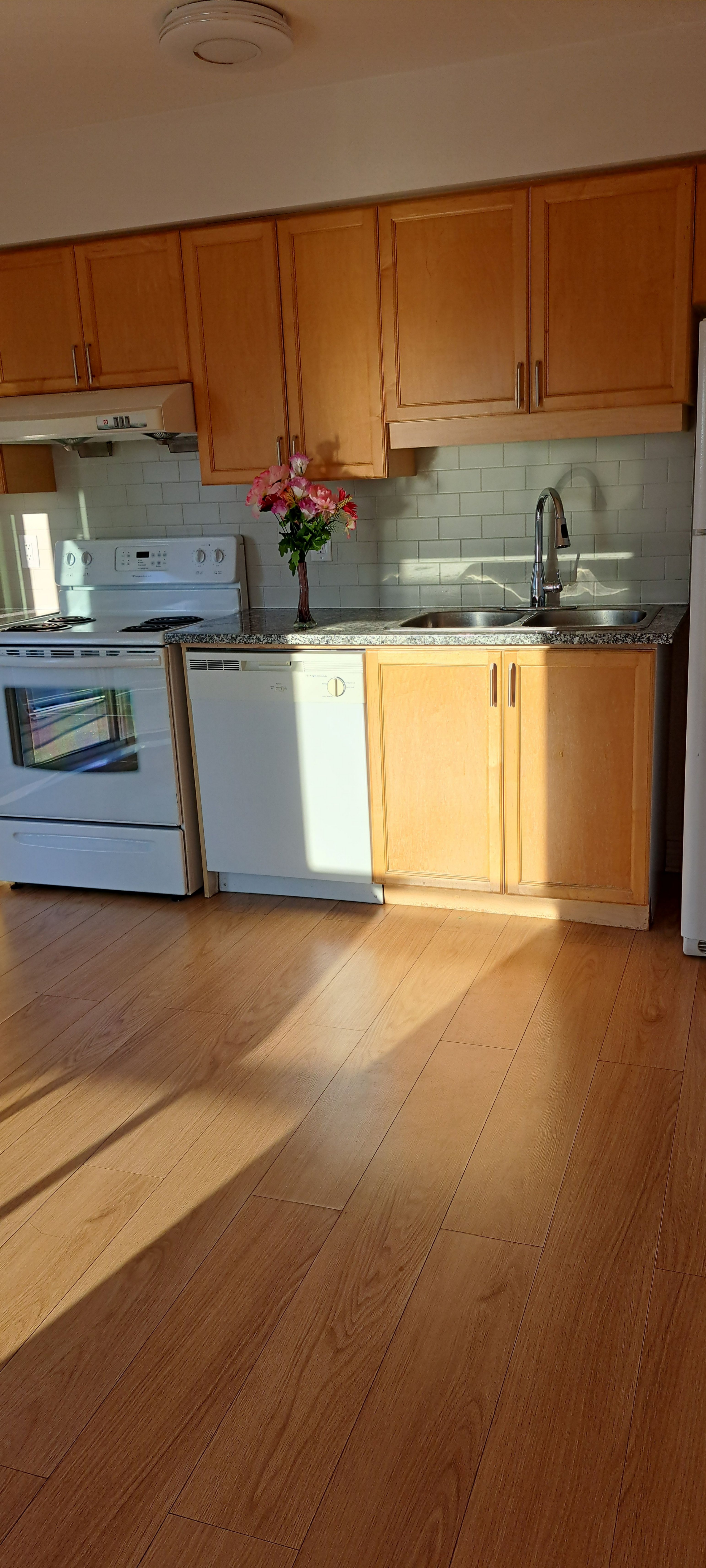 Condo for Rent Scarborough - photo 2