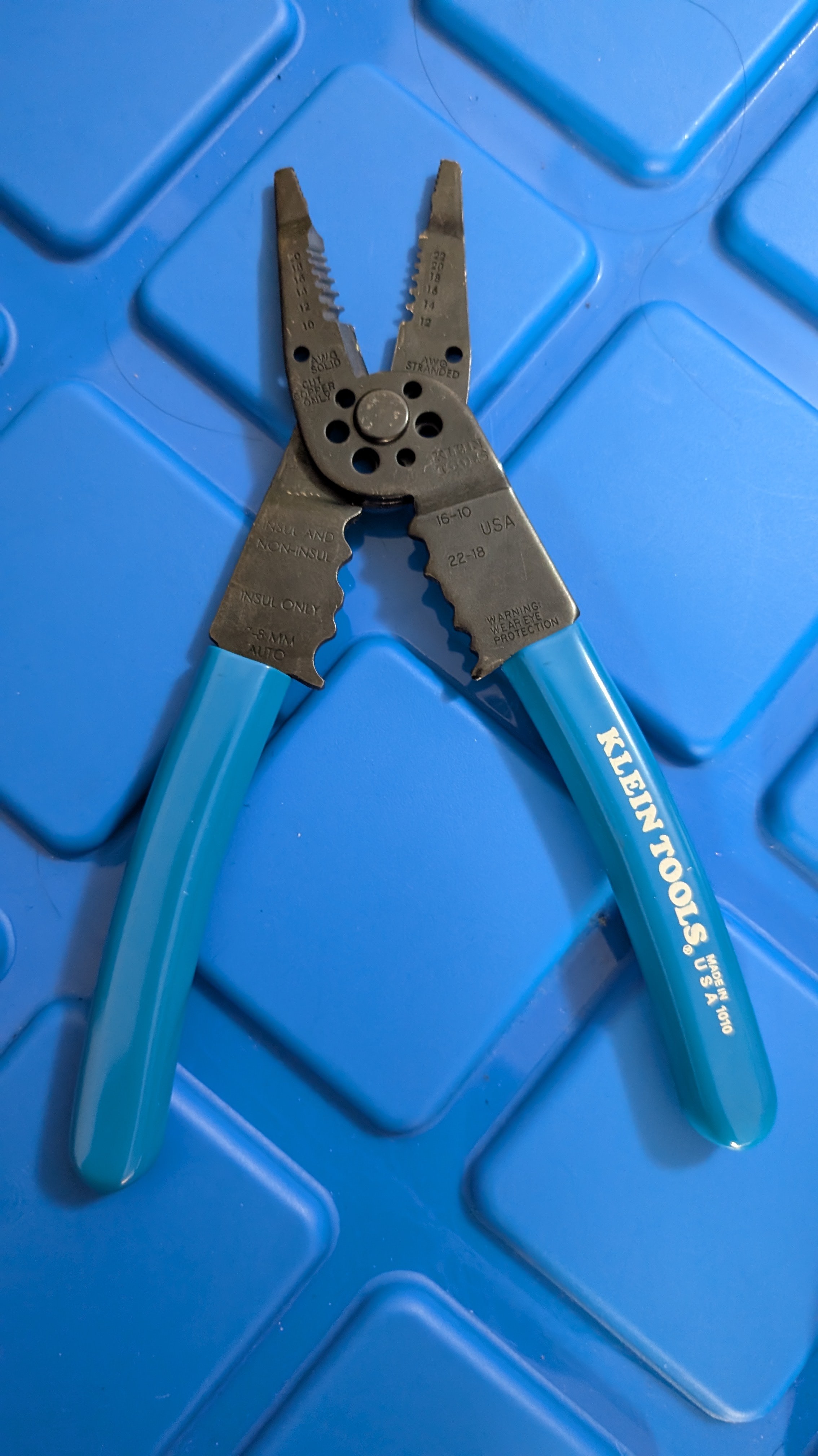 Klein Tools 1010 Long Nose Multi Tool Wire Stripper/Cutters - photo 2