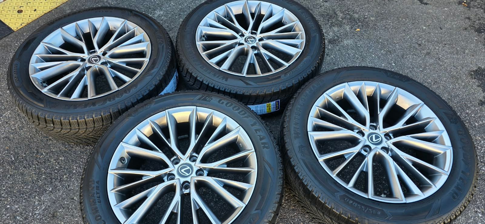 OEM 20”Lexus RX(5x114)+ NEW 235/55/R20 Goodyear snows +TPMS - photo 4