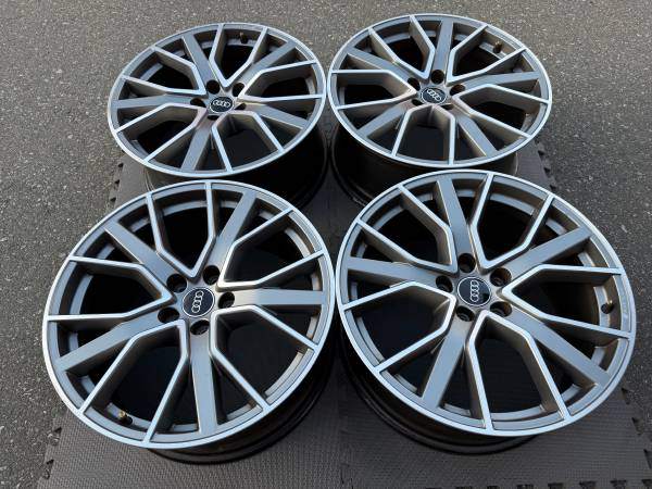 STUNNING - Set of Genuine OEM Audi A4 S4 19x8.5" ET40 rims