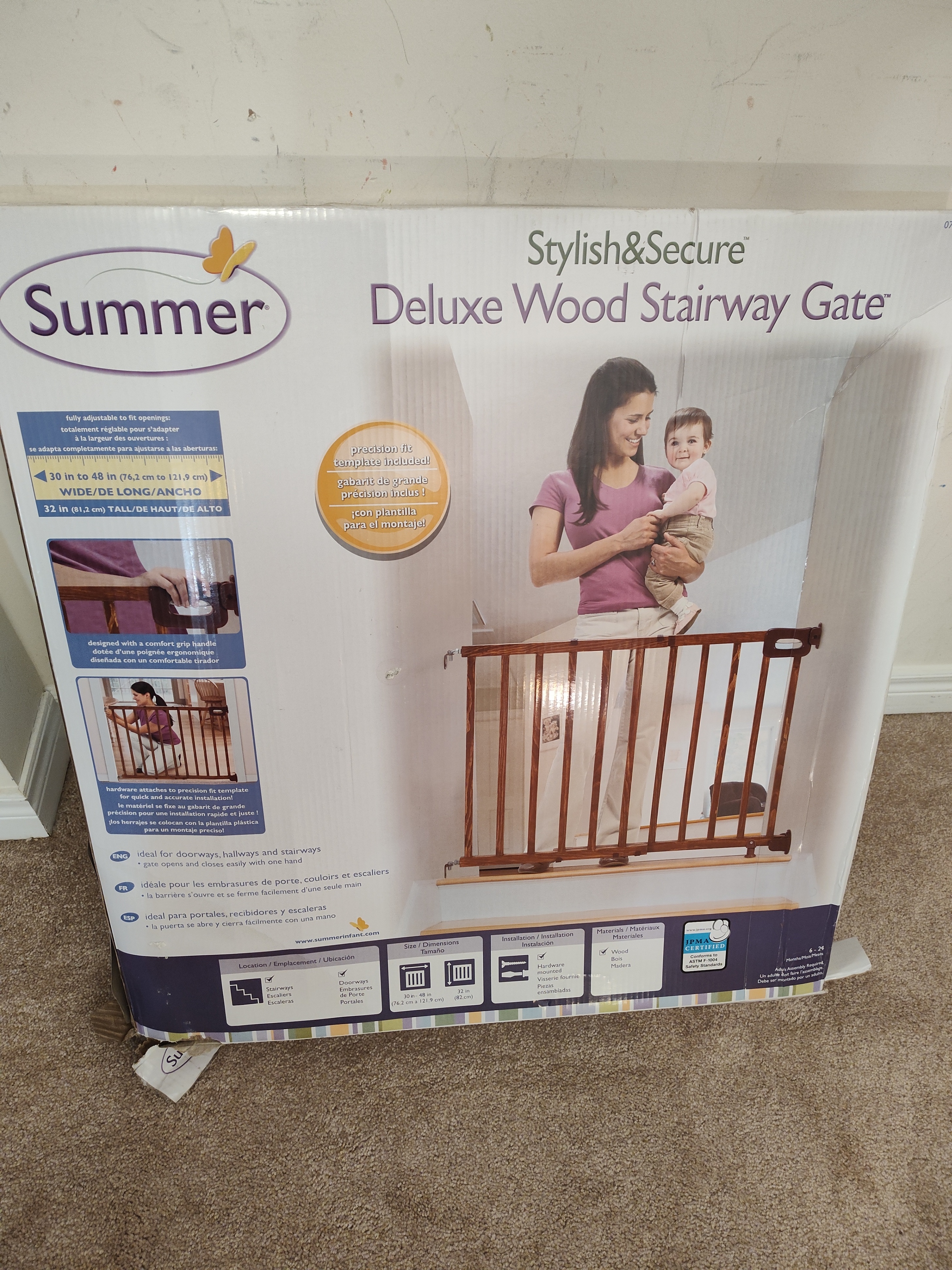 Summer Infant Stylish & Secure Deluxe Wood Stairway Gate