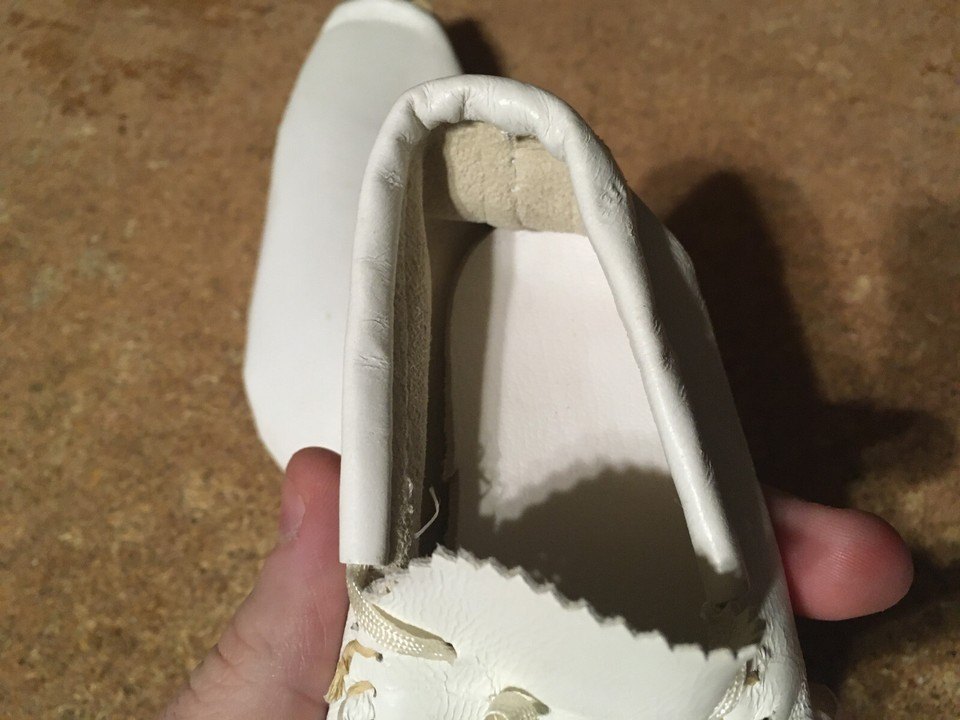 VINTAGE INDIAN MOCCASINS WHITE INFANT/BABY SHOES BLUE BEADS - photo 4