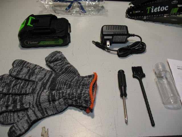6 Inch Cordless Mini Chainsaw, BRAND NEW - photo 3