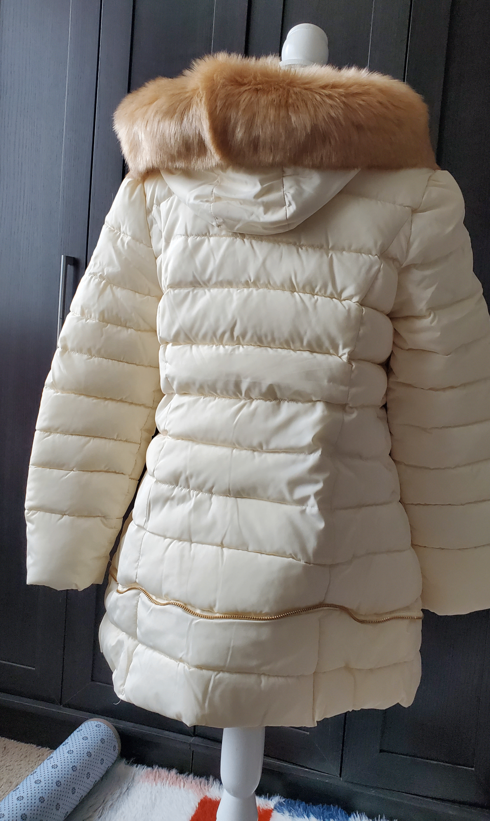 Gorgeous Beige Puffer Coat with Hood and Fur Trim -  NEW! - photo 2