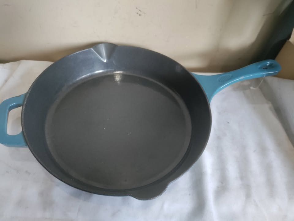 HENCKELS Cast Iron 12-Inch Cast Iron Frying Pan - photo 2
