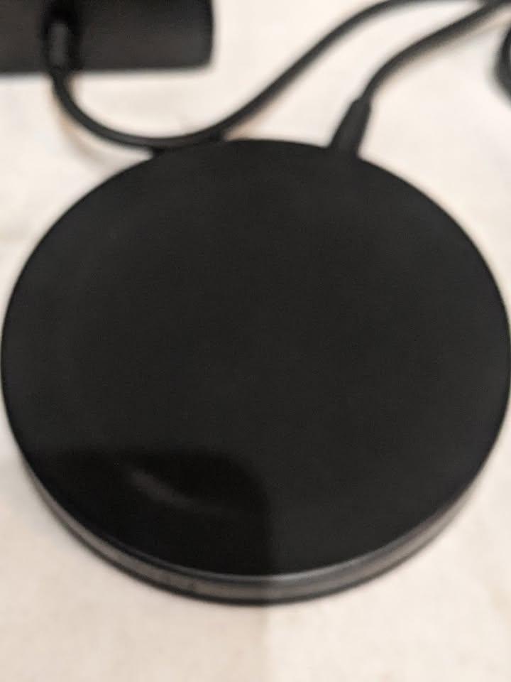 Ubio Labs 15 W Wireless Charging Pad - photo 2