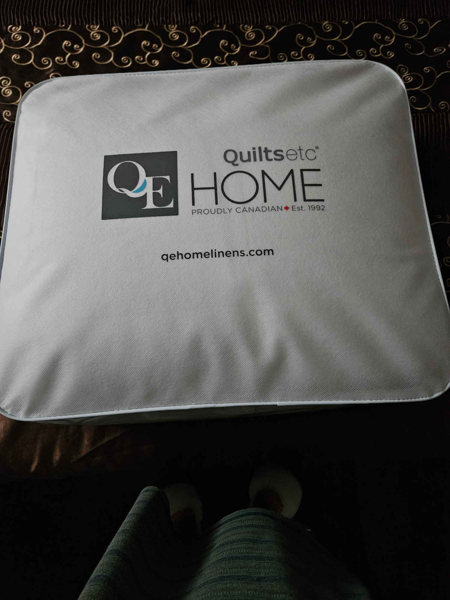 QE Home King White Duck Down Duvet – Like New – Used One Night