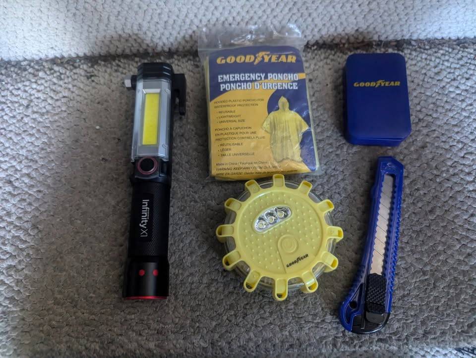 Goodyear Travel Safety Kit, Roadside Emergency Kit - photo 5