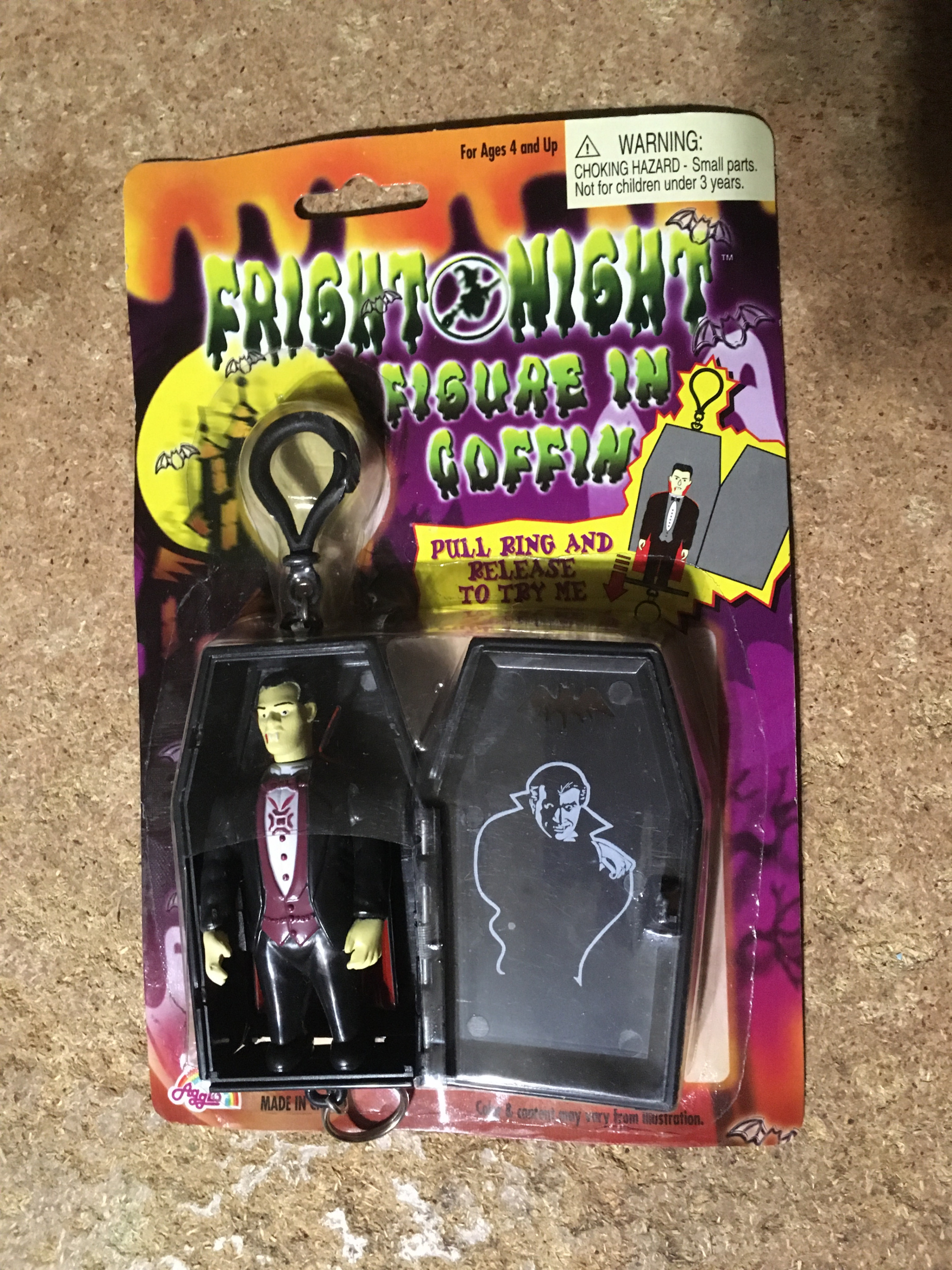 FRIGHT NIGHT FIGURE IN COFFIN KEY CLIP HALLOWEEN DRACULA AGGLO