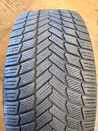 1 x single 285/45/22 M+S Michelin X-Ice Snow SUV w 60% tread