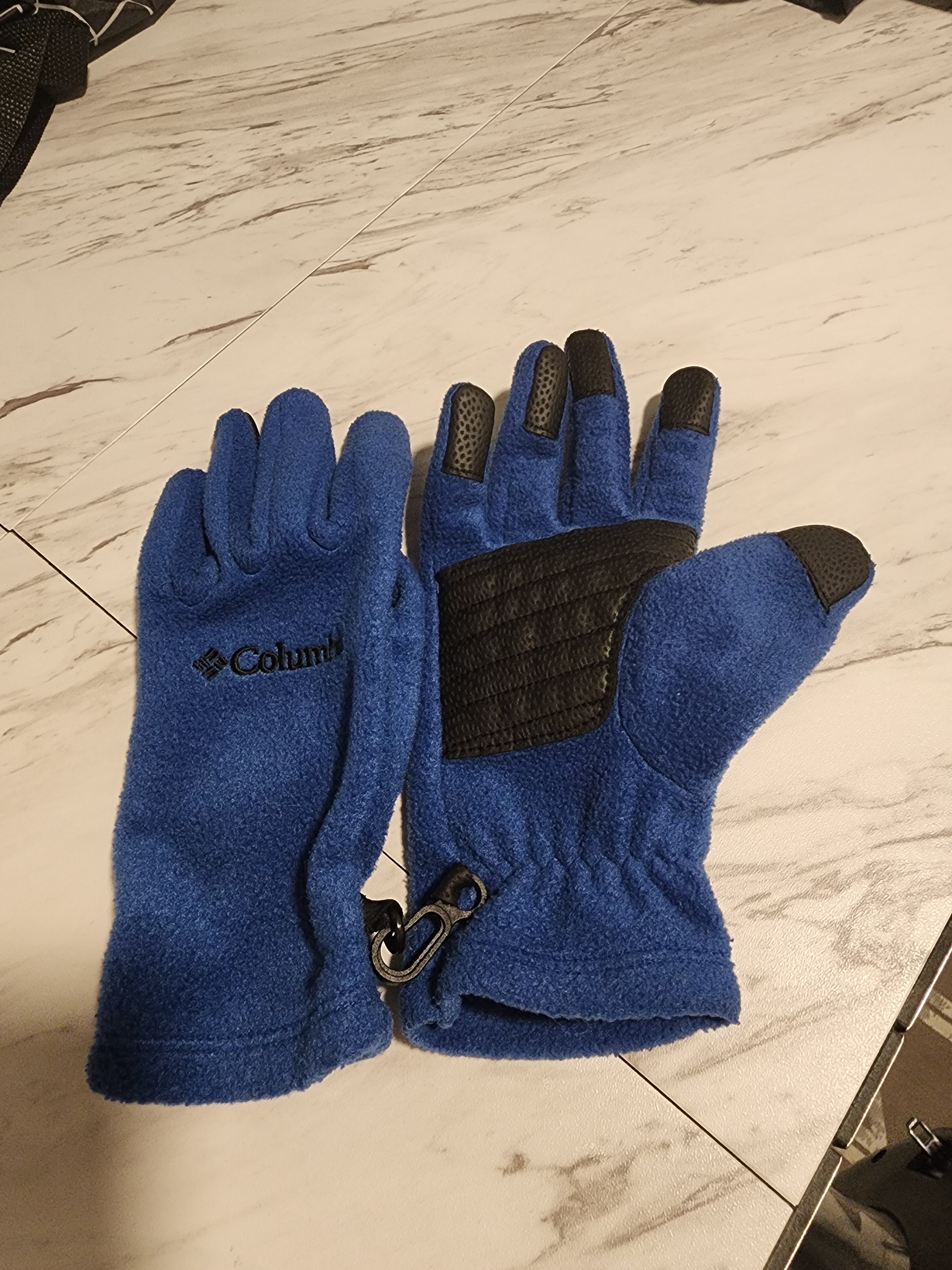 Kids gloves (3.5 x 8 inches)