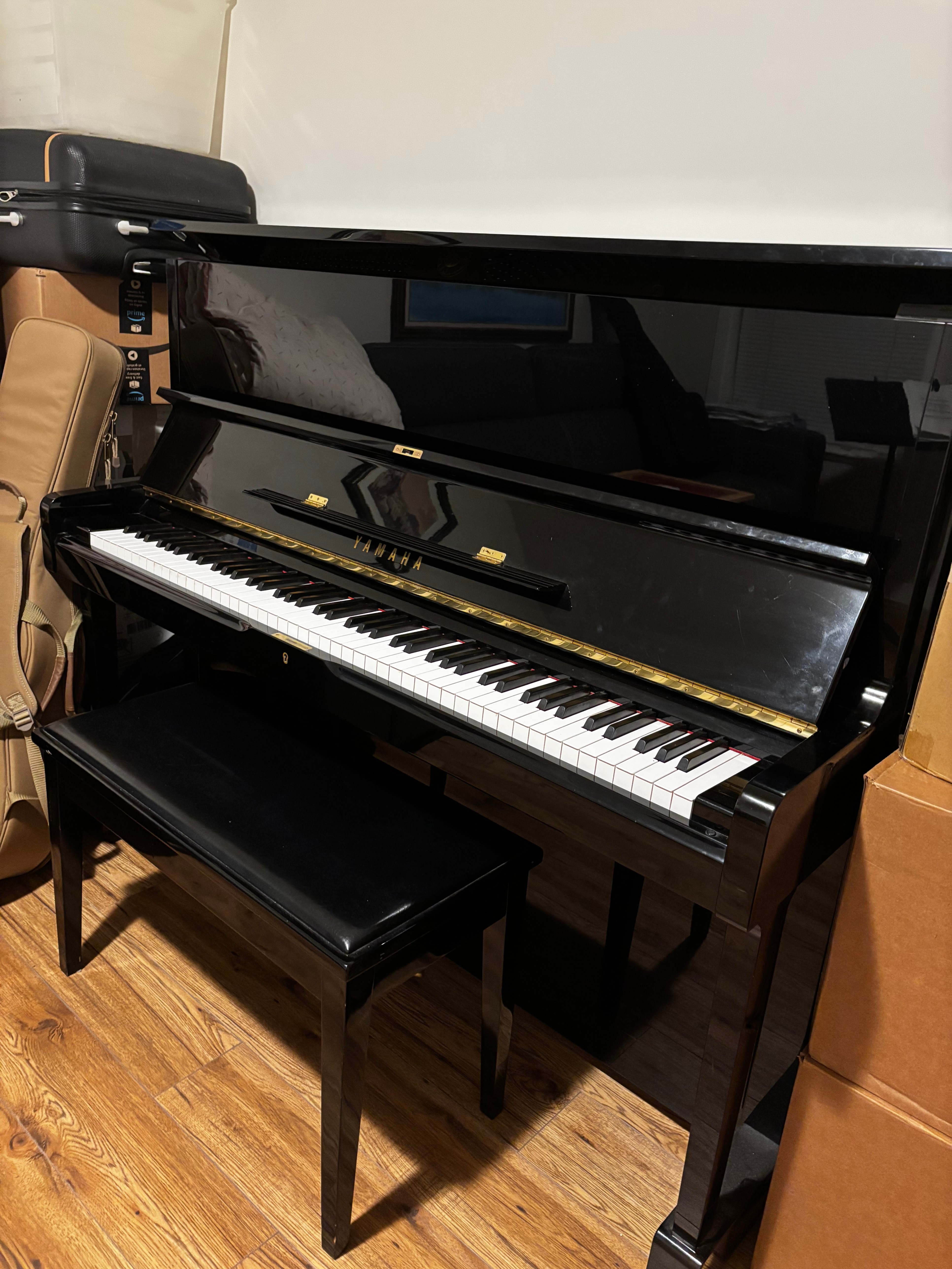Yamaha Upright Piano - photo 2