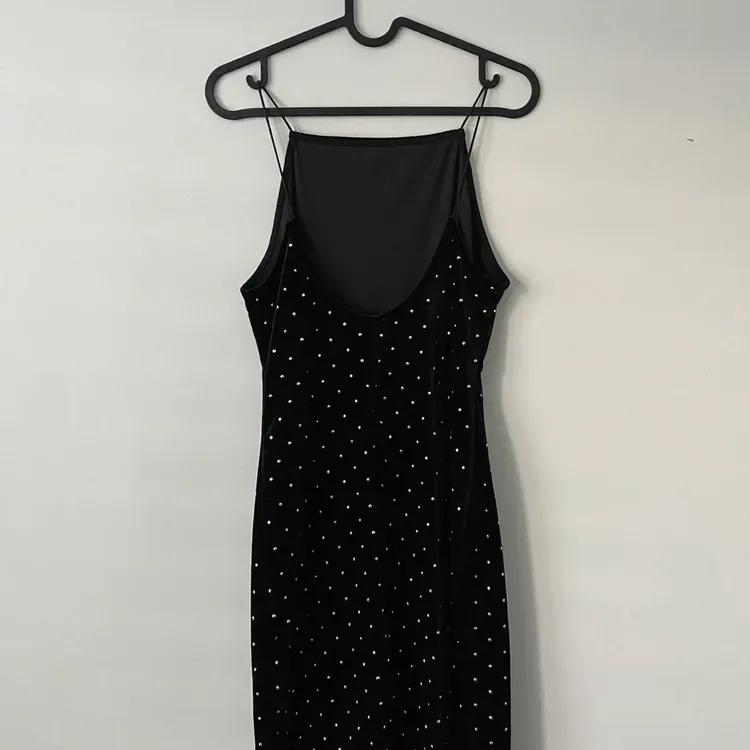 H&M Black Velvet Mini Dress – New, Size M - photo 2
