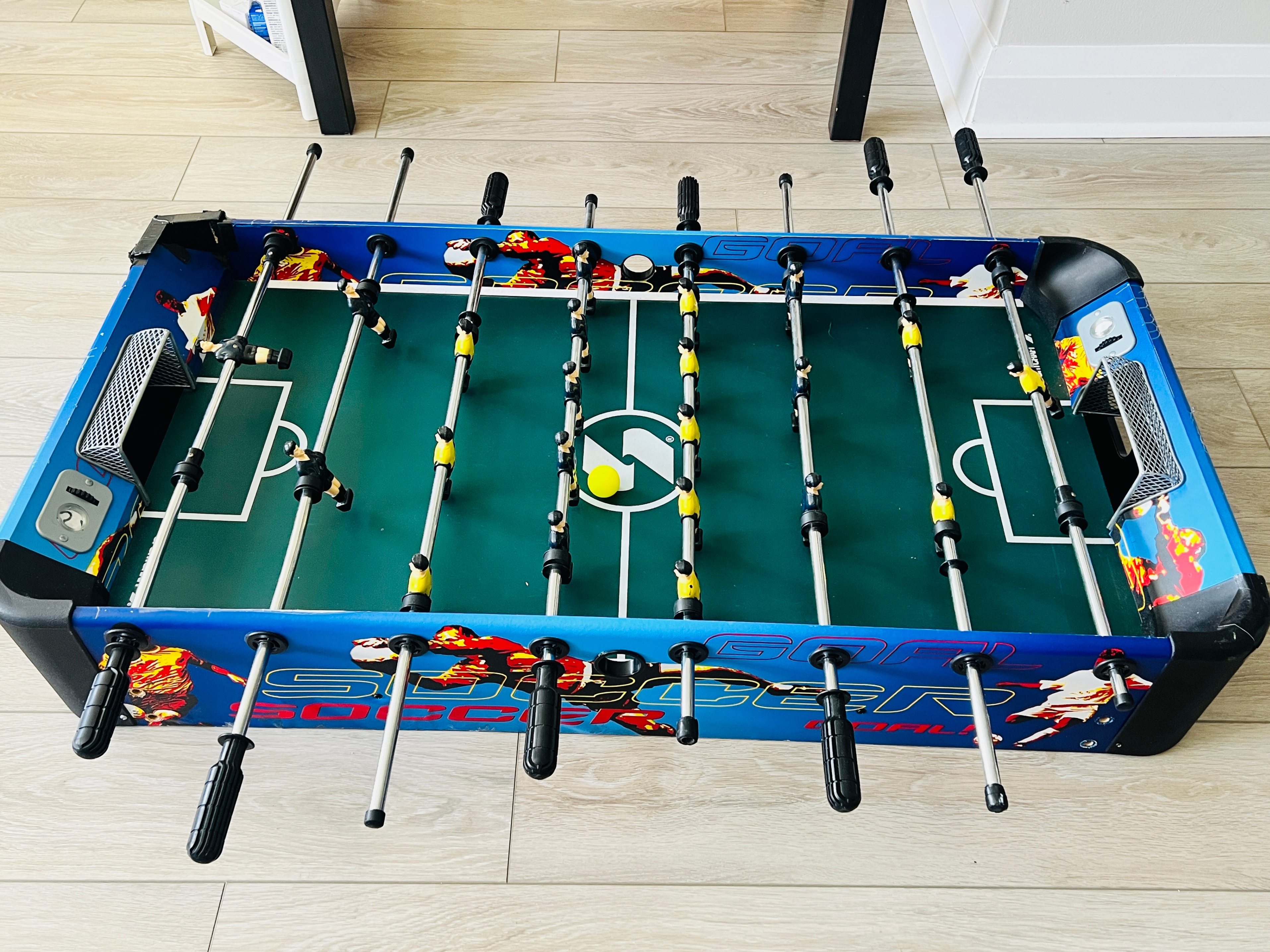 Tabletop foosball / soccer game 4ft x 2ft - photo 3