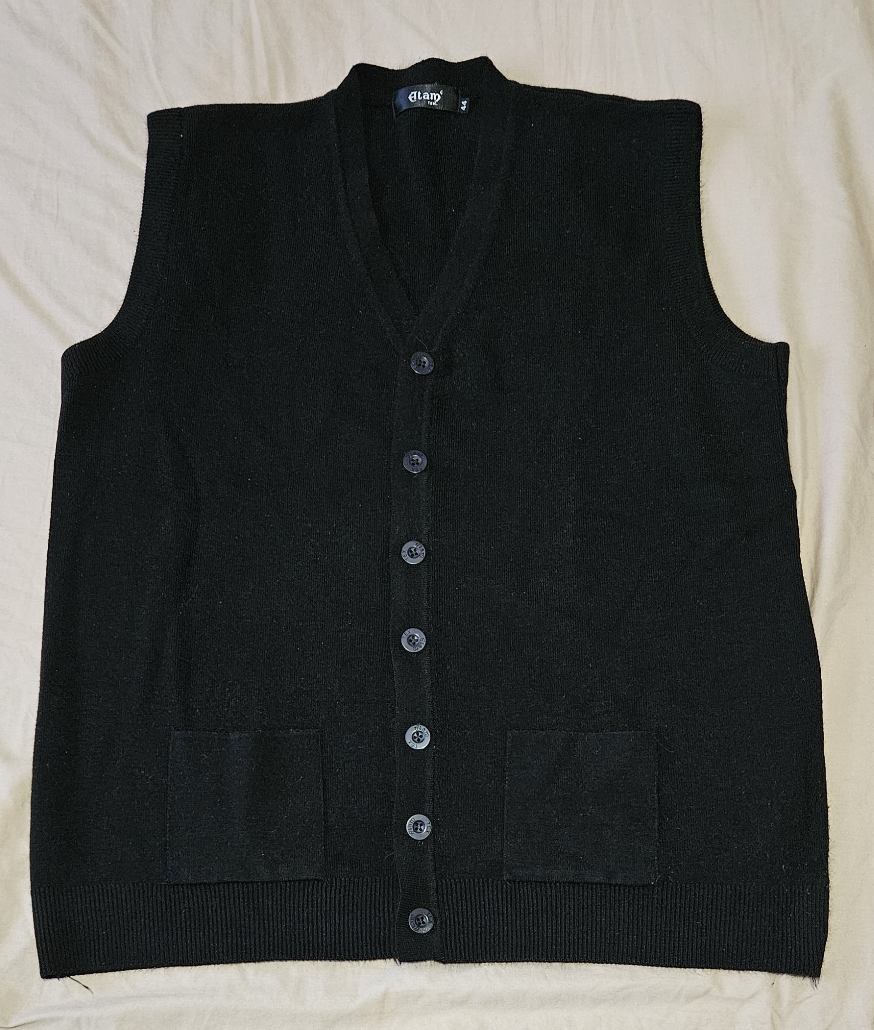 NEW MEN'S V-NECK SLEEVELESS SWEATER WITH BUTTON (44 - BLACK)