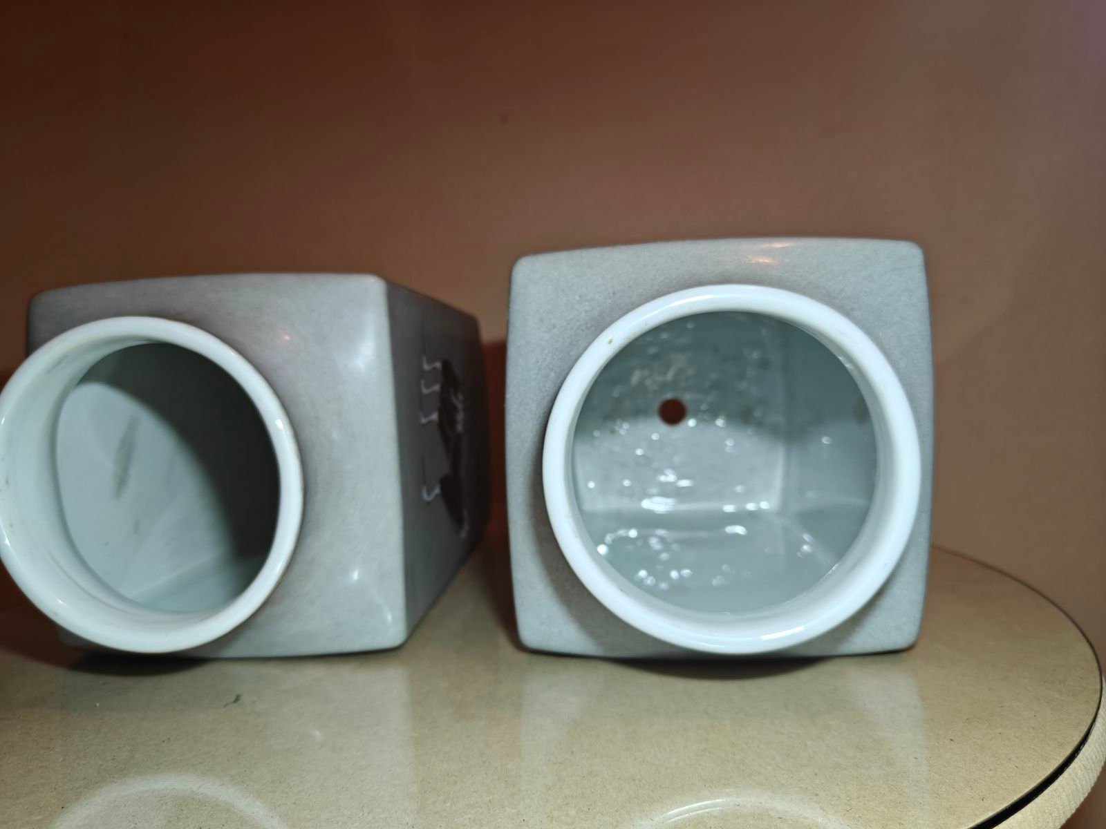 Pair of Vintage "Made in Hong Kong" Square Crane Vases - photo 4
