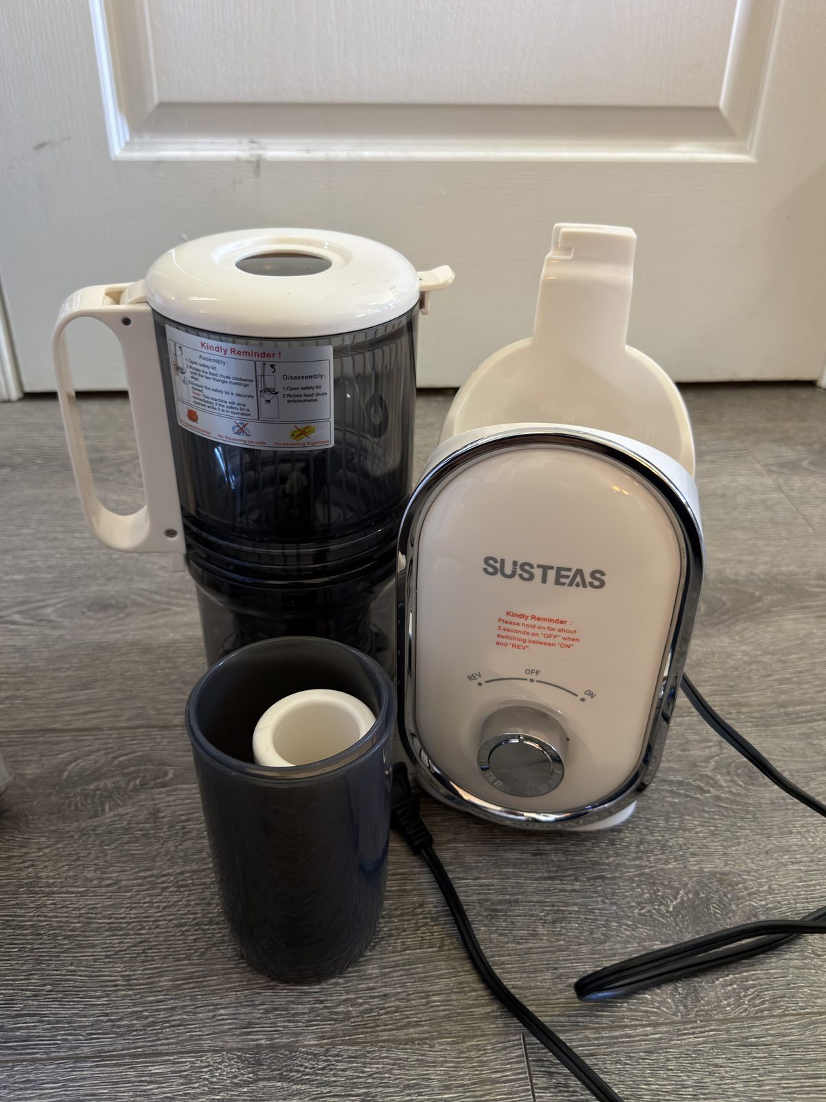 Susteas Cold Press Juicer