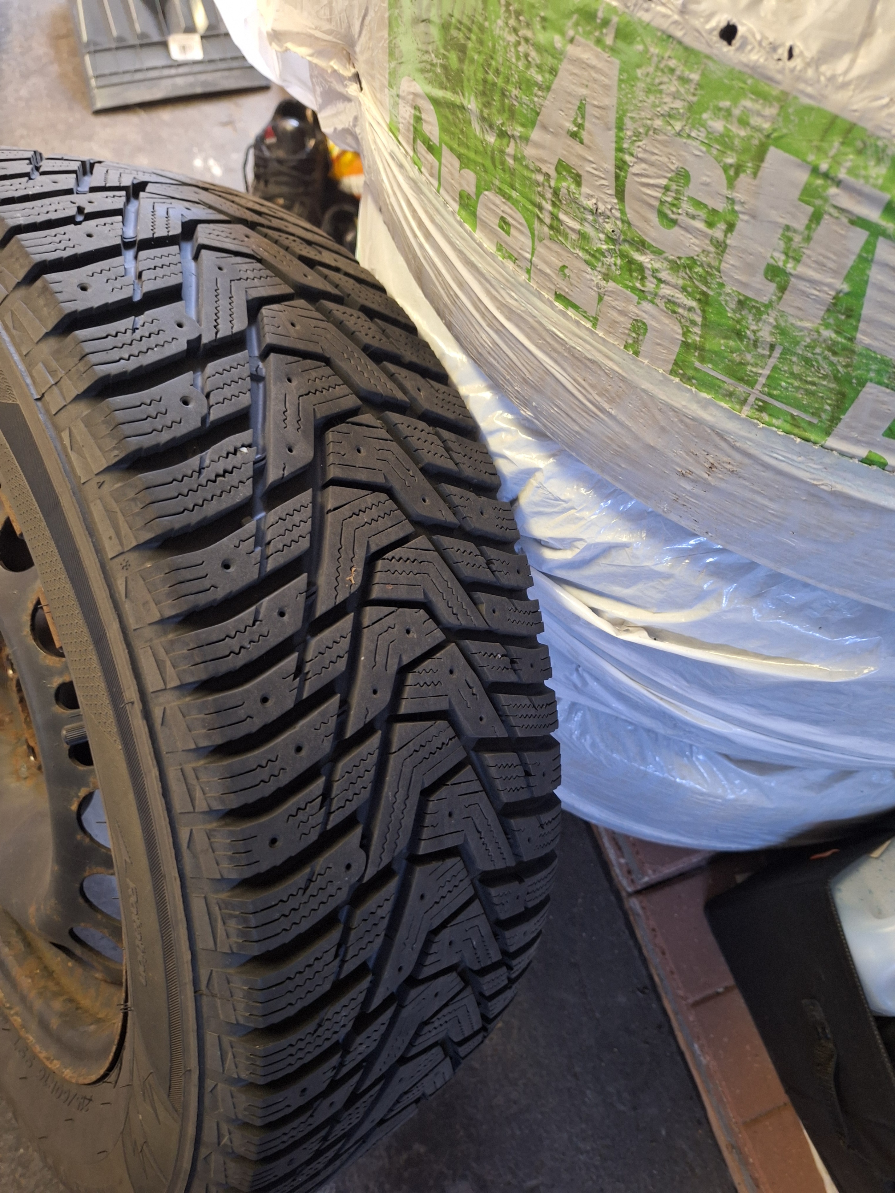 2025 Hankook winter i*pike RS2 tires