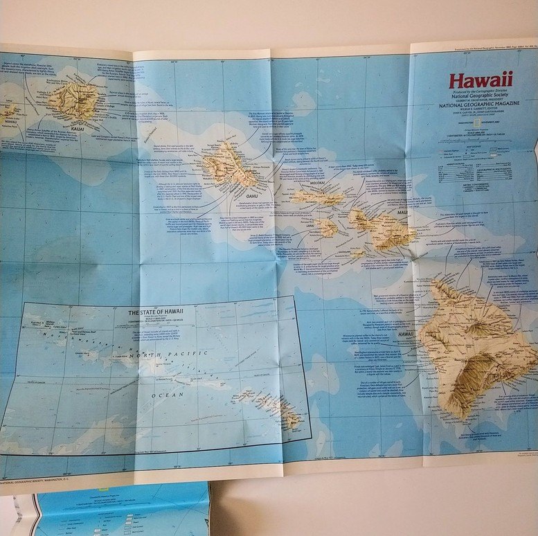 vintage National Geographic Maps! - photo 3