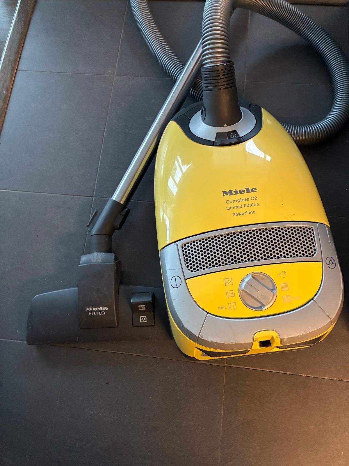 Miele Vacuum cleaner – C2 PowerLine