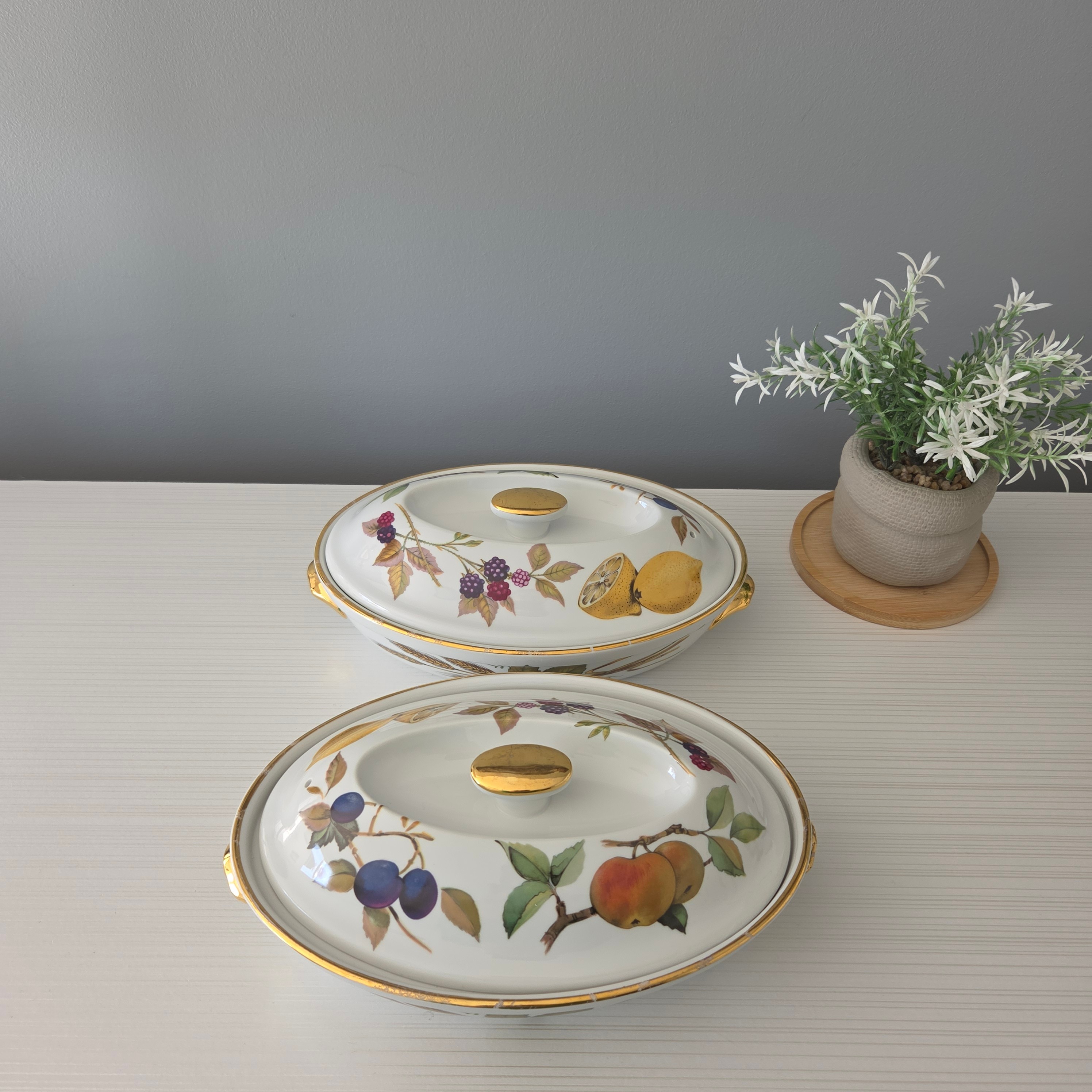 2 Royal Worcester Evesham Small Gold Casseroles - Pre-Loved! ✨ - photo 3