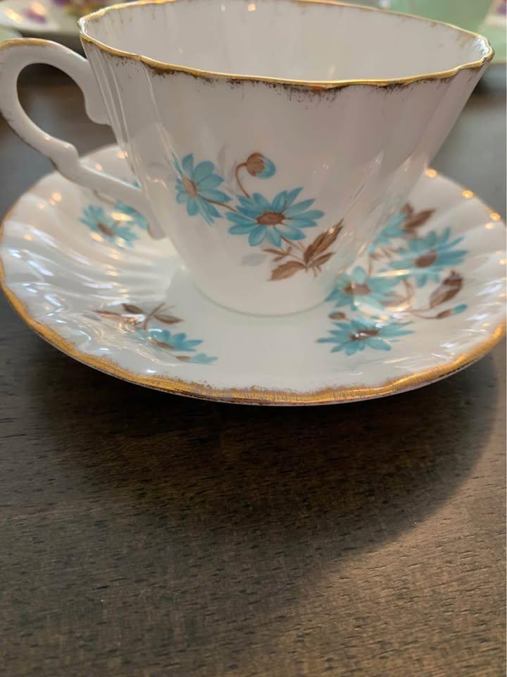 Gladstone Fine Bone China Teacup and Saucer - photo 4