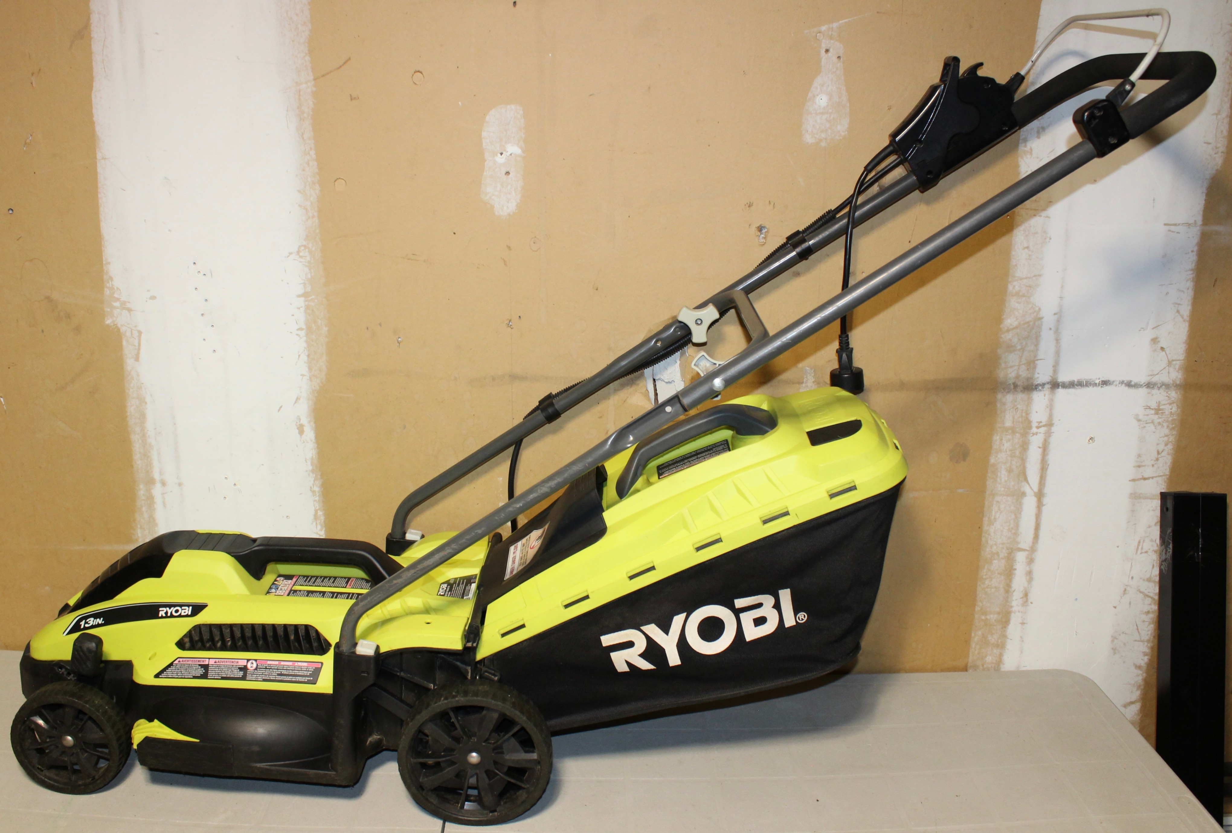 RYOBI 13-inch 11-Amp Corded Electric Lawn Mower (RYAC130-S)