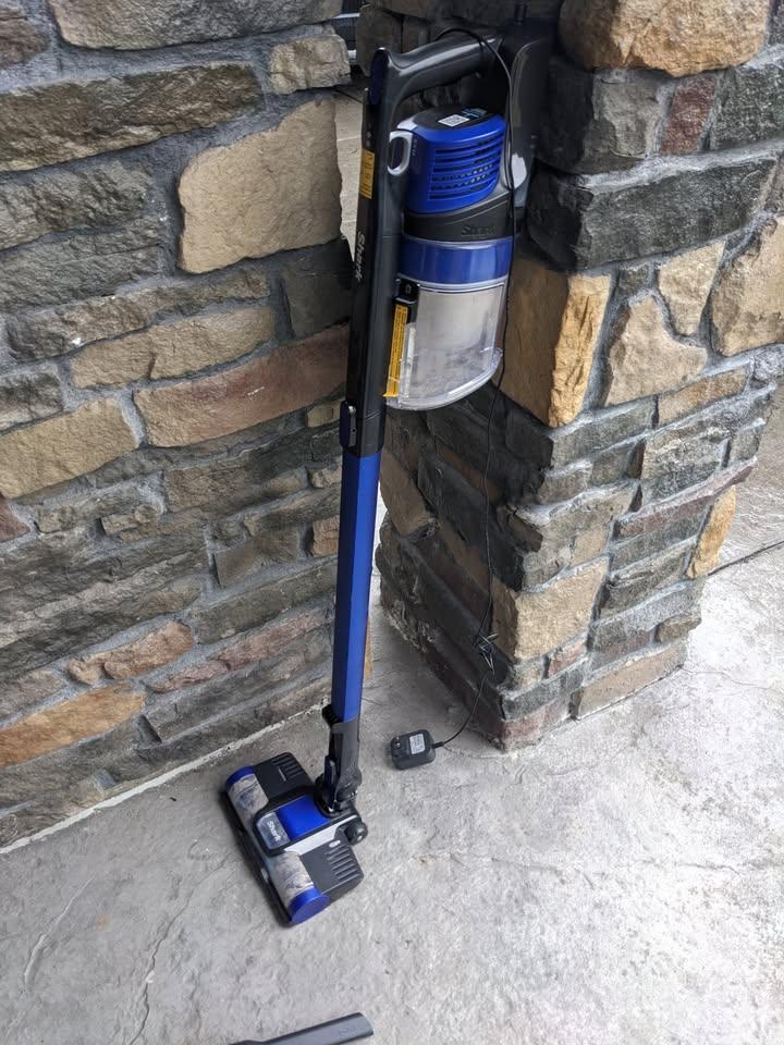 Cordless vacuum, SHARK Pet Pro Cordless Stick Vacuum - photo 2