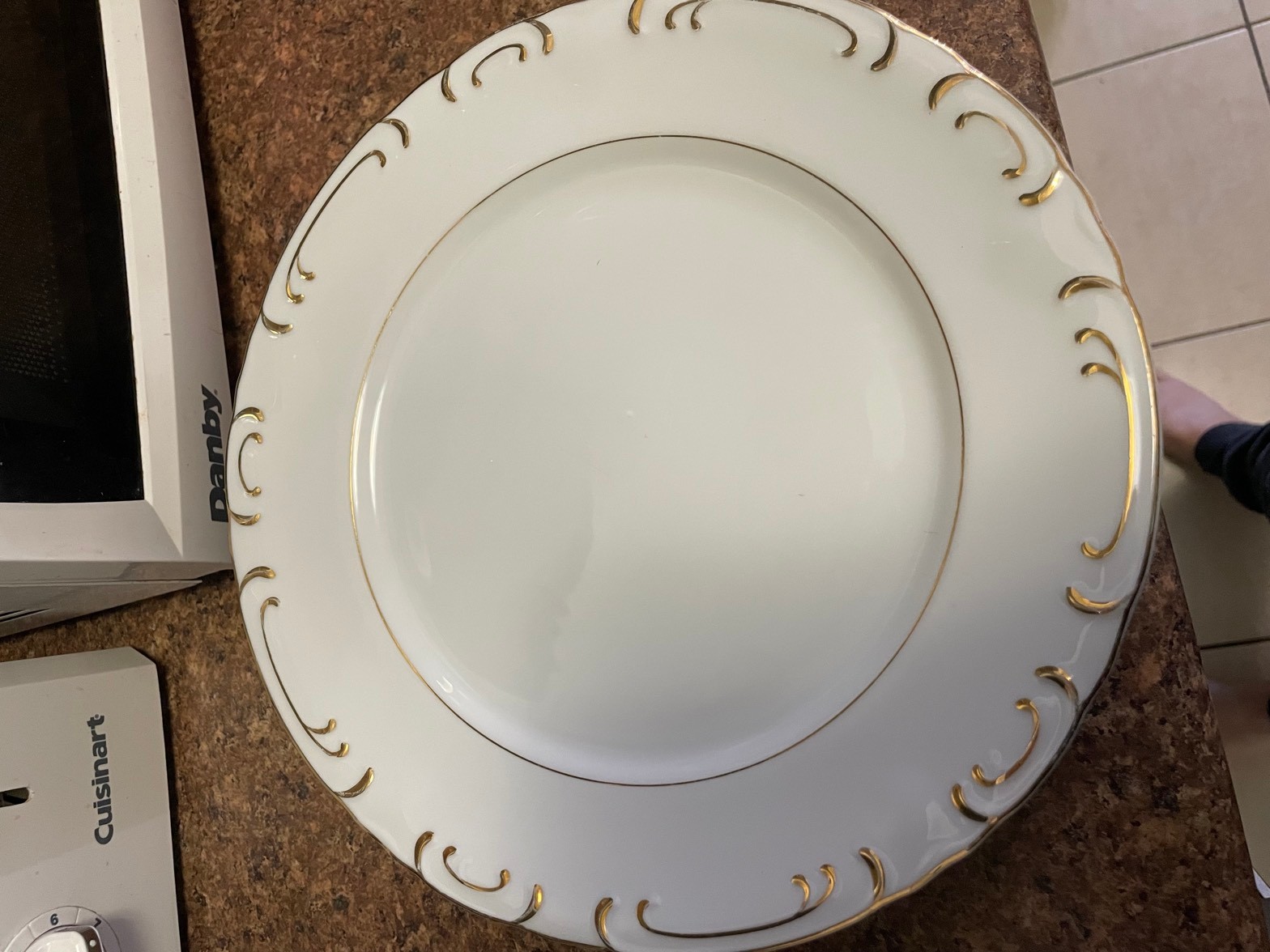 Vintage Rose China plates, set of 6 - photo 3