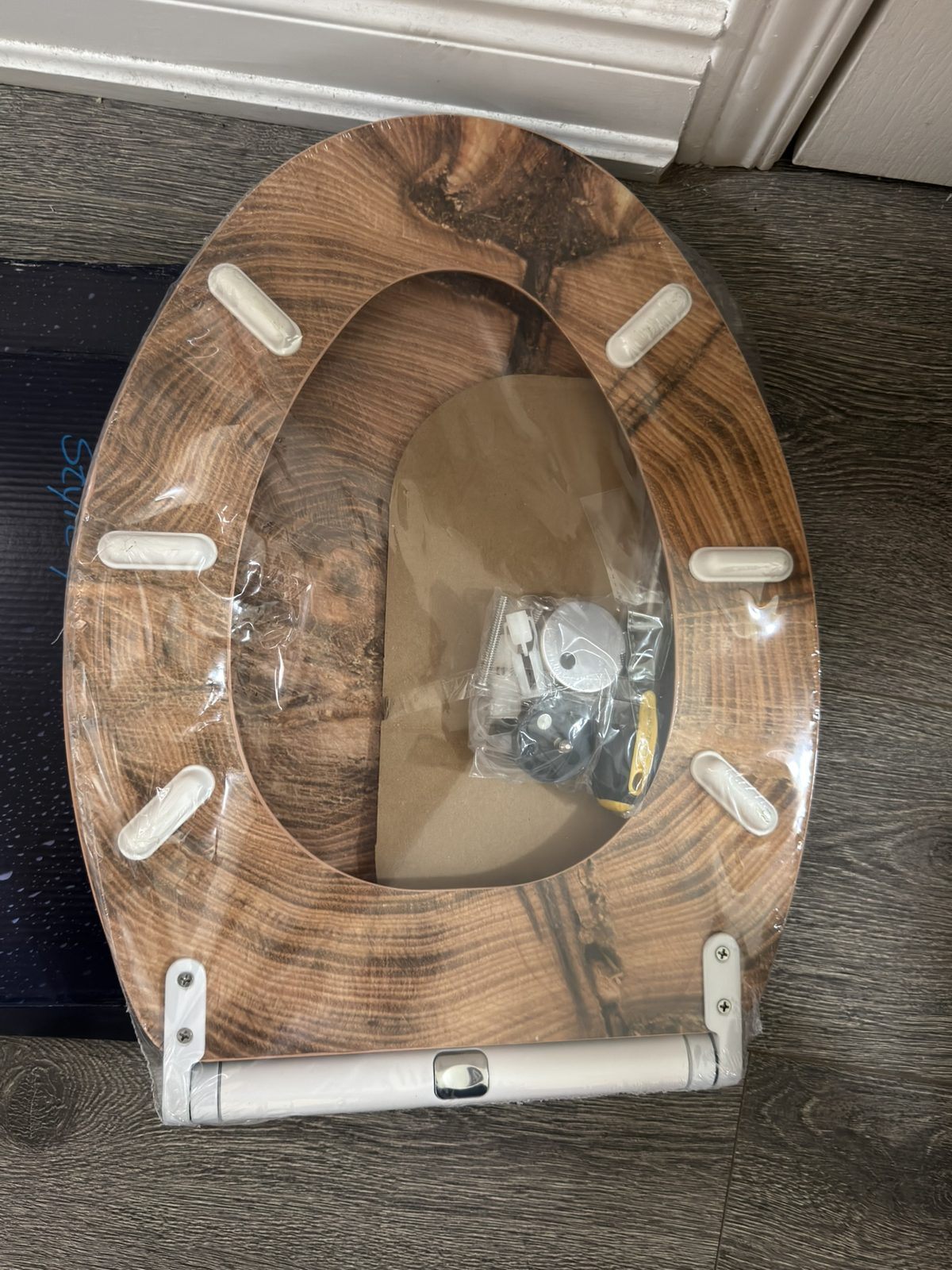 Sanilo Wooden Toilet Seat - photo 2
