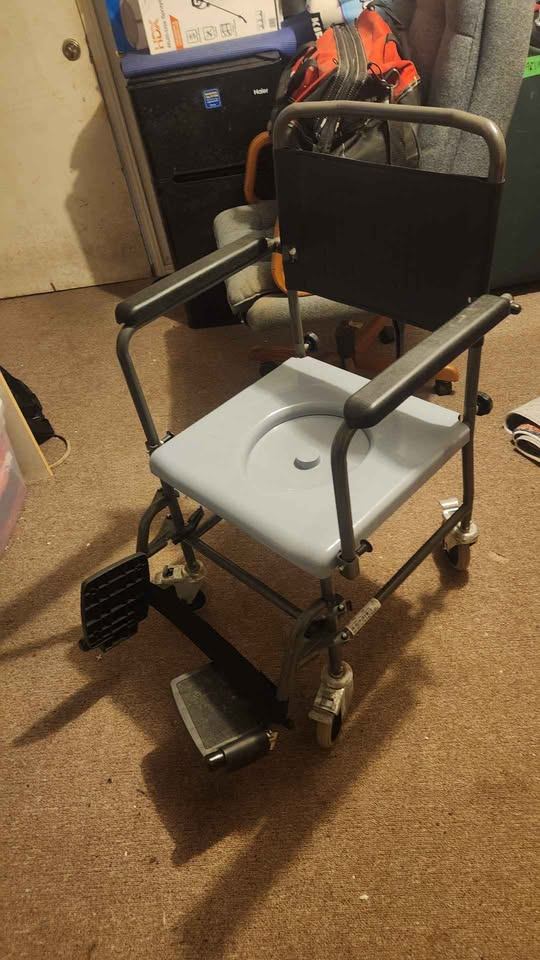 Drive Medical Upholstered Drop-Arm Wheeled Commode, Unused - photo 2