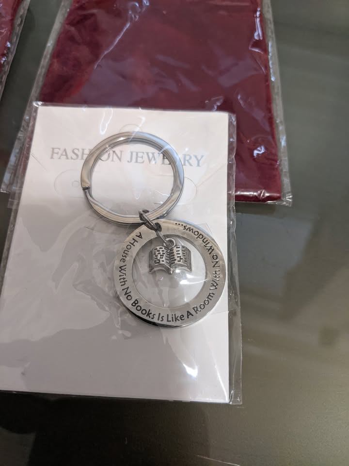 2 key chains, great gifts, $5 for both - photo 3