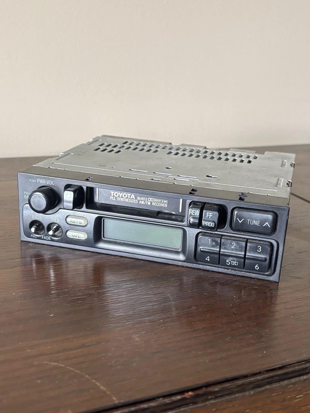 Toyota AM/FM Receiver Radio 08600-00894