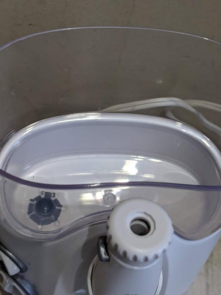 Waterpik Water Flosser Ultra WP-140C, with new replacement tips - photo 2