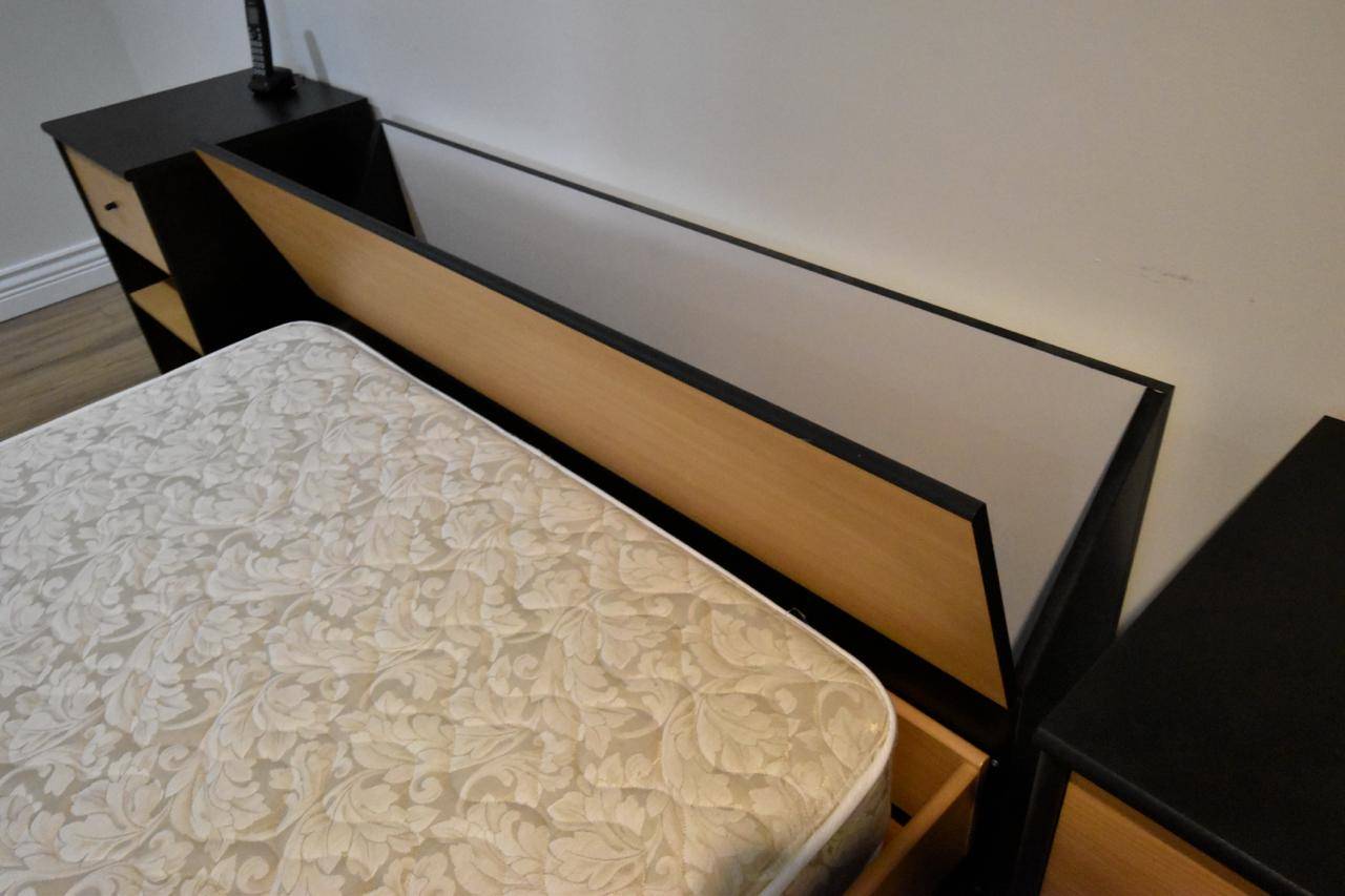 Full‑Sized Bed+Mattress+Two Nightstands - Excellet Condition! - photo 2