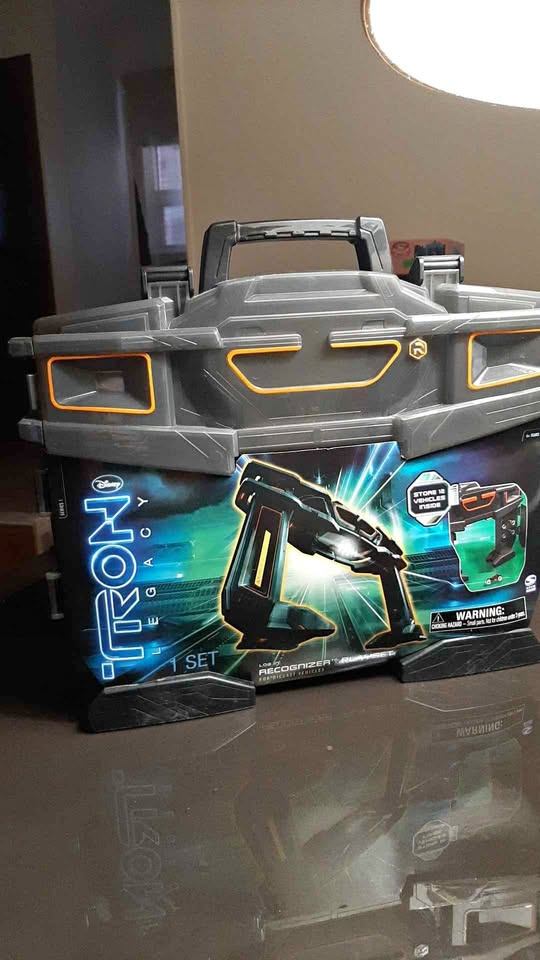 TRON Legacy Recognizer playset carry case diecast