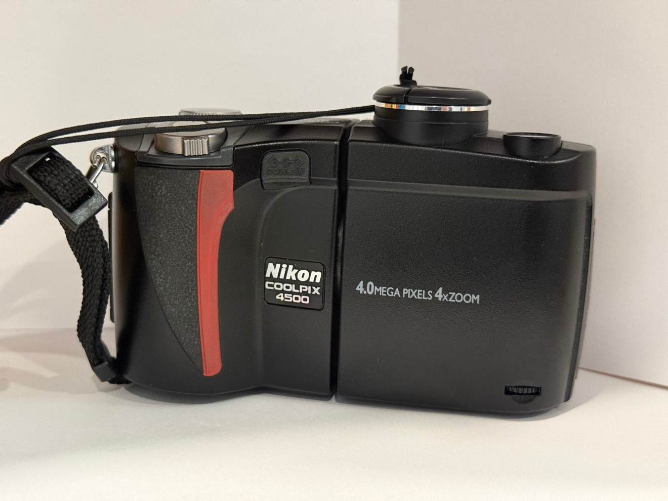 Nikon Coolpix 4500 Digital Camera – 4.0MP Swivel Body, 4x Zoom-N - photo 3