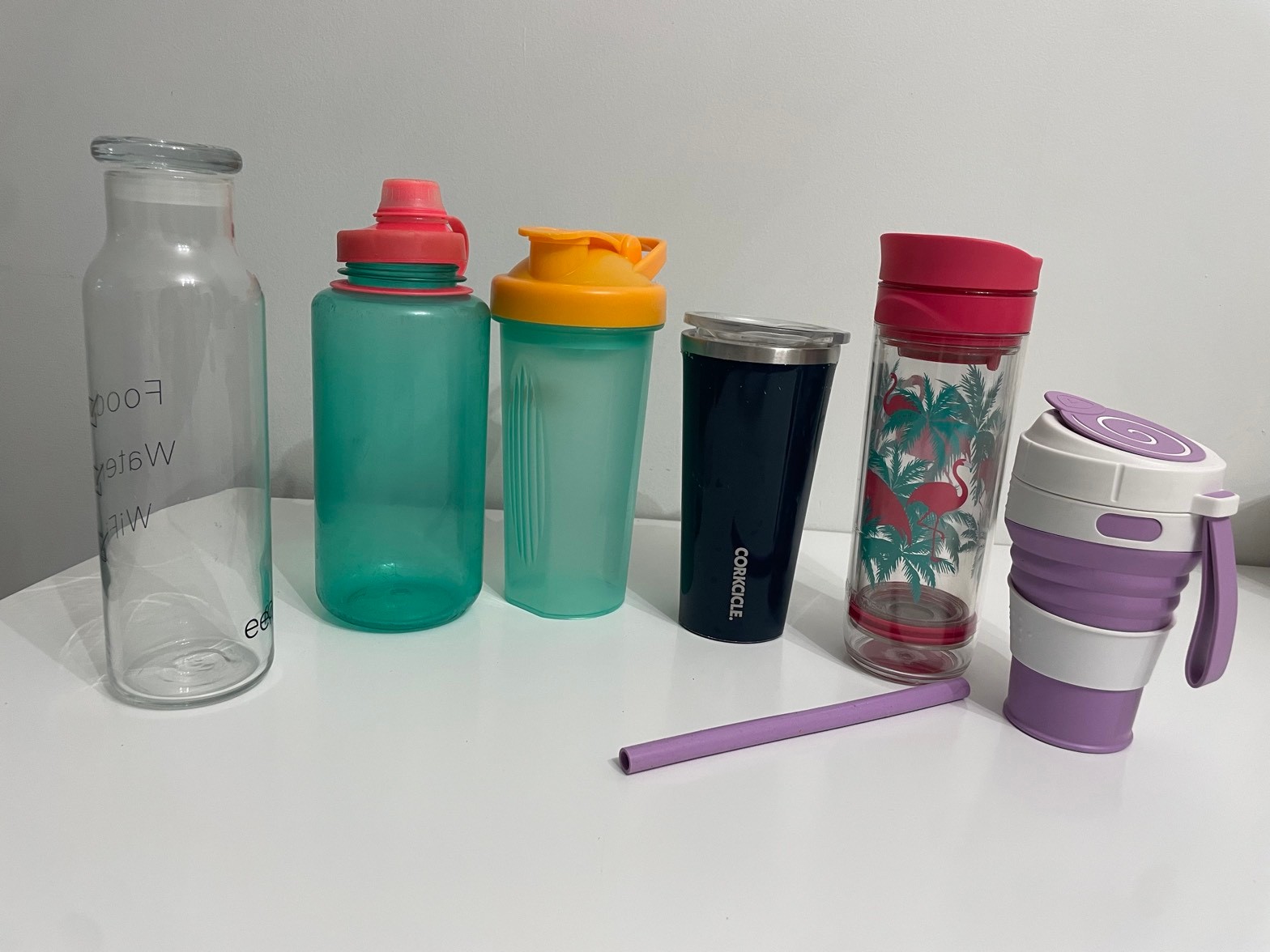 Water bottles and travel mugs, 6 pieces