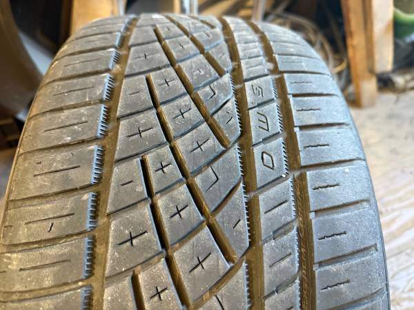 1 X single 235/35/19 Continental extreme contact DWS06 with 60% - photo 3