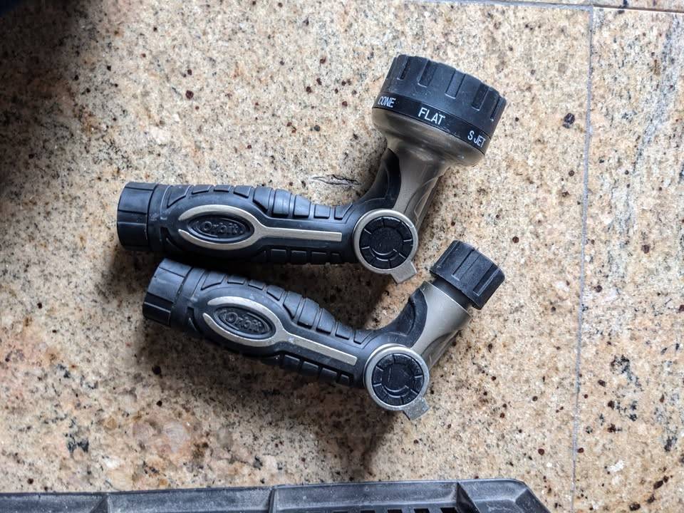 orbit water nozzles. $5 for small one, $10 for a kit - photo 4