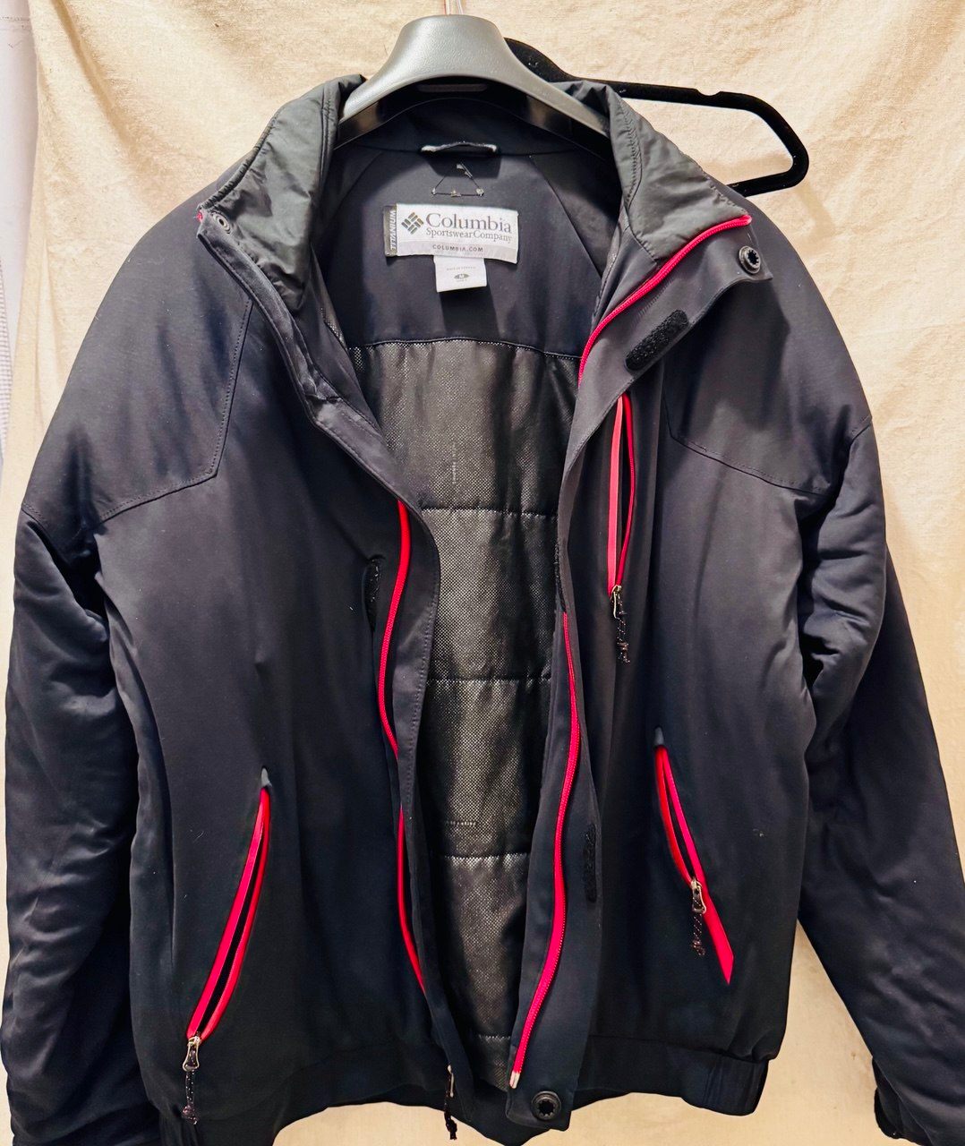 Columbia Titanium Men’s Jacket – Black with Red Zippers